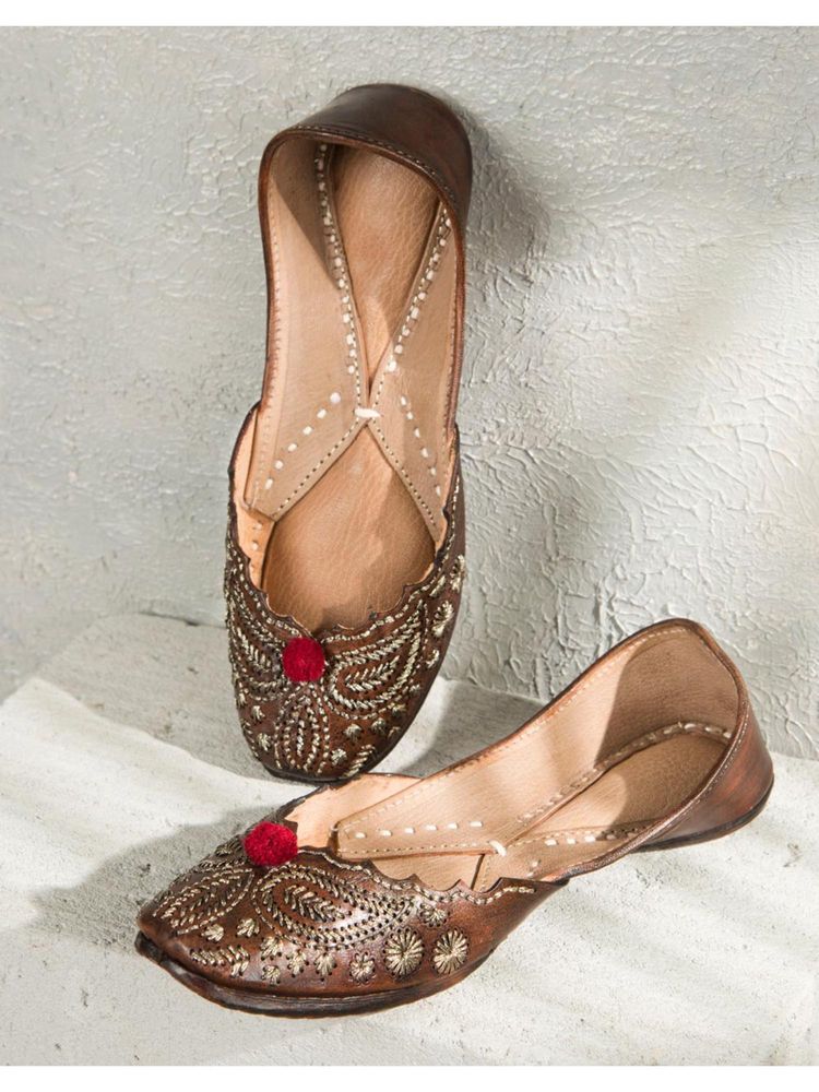 fabindia fashion Fabindia Brown Leather Hand Embroidered Juttis-picture-32