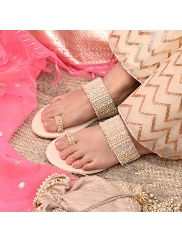 Coral Haze Ishana Women Off White Kolhapuris-image-8