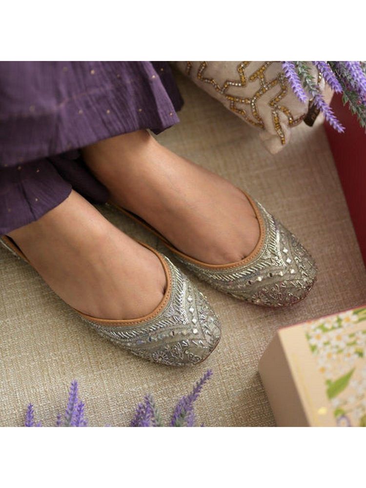 Coral Haze Zevar Grey Juttis-image-40