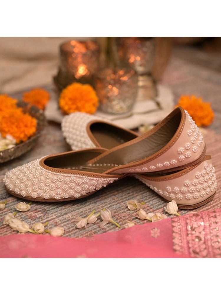 Coral Haze Geet Women Beige Juttis