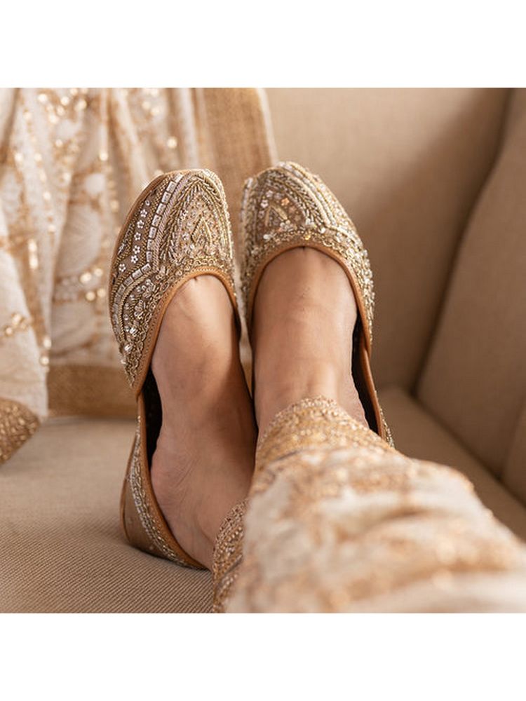 Coral Haze Suroor Taupe Juttis