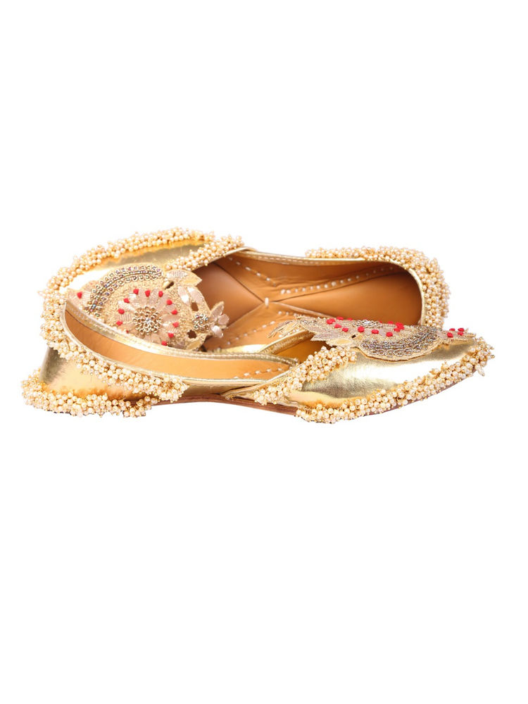 5 Elements by Radhika Gupta Golden Crown Handcrafted Jutti-picture-30