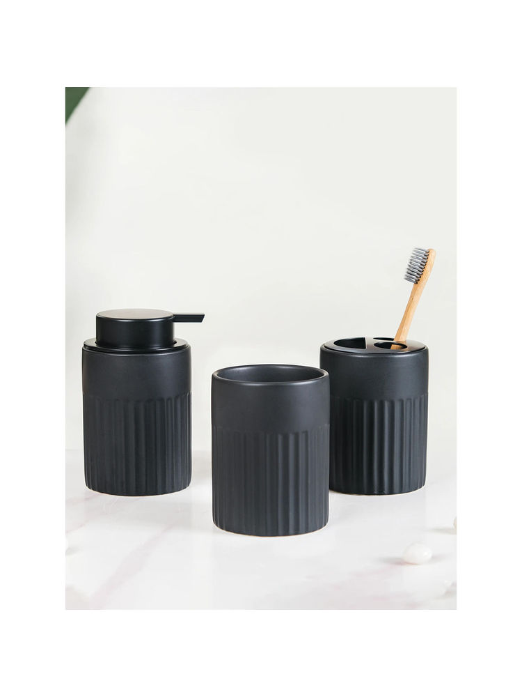 Nestasia Black Ribbed Sleek Matte Textured Ceramic Bathroom Accessories Set of 3-image-10