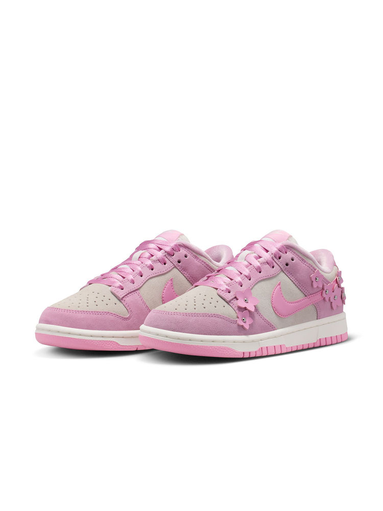 Nike Women Dunk Low SE Florette Sneakers - Pink-image-41