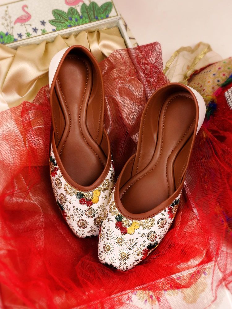 YASSIO Women Reem White Thread Embroidered Juttis-image-5