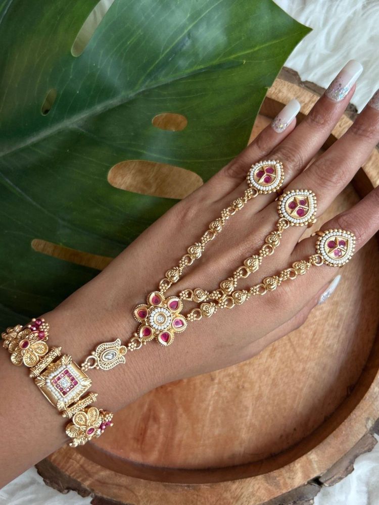 I Jewels Gold-Plated Kundan Studded And Beaded Hathphool Bracelet With Ring-image-19