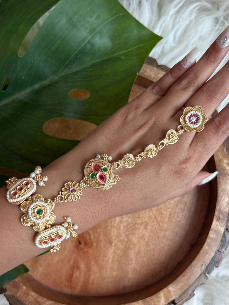 I Jewels Gold-Plated Kundan Studded And Beaded Hathphool Bracelet With Ring-image-20
