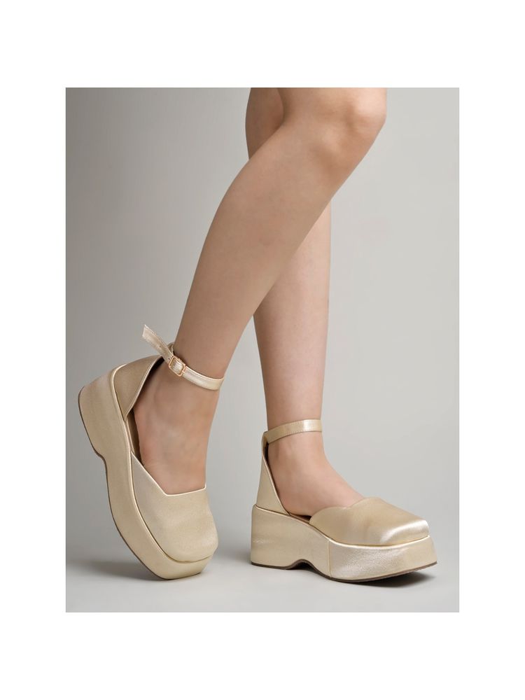 Shoetopia Stylish Golden Chic Pumps for Women