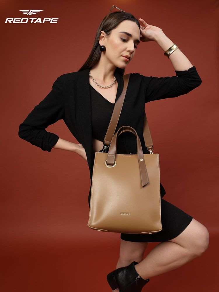 Red Tape Women Black Handbag with Detachable Strap (M)-image-5