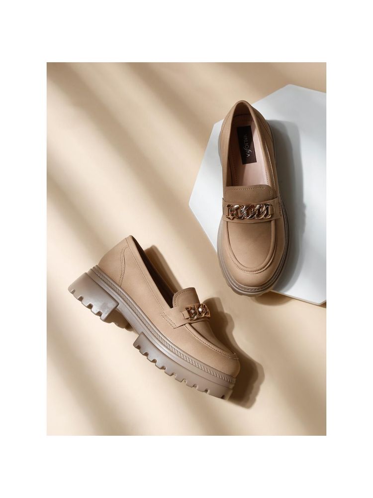 VALIOSAA Beige Casual Loafers