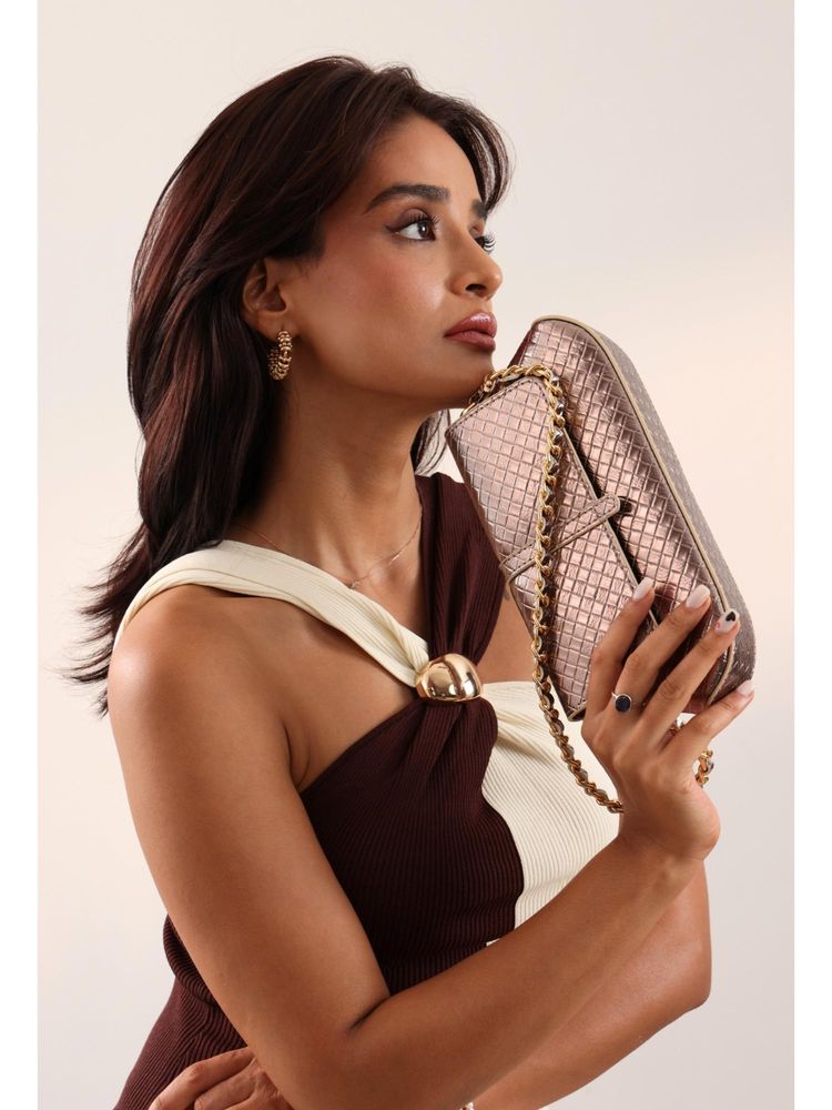 THE GUSTO Bella Textured Clutch Bag - Gunmetal (S)-picture-1