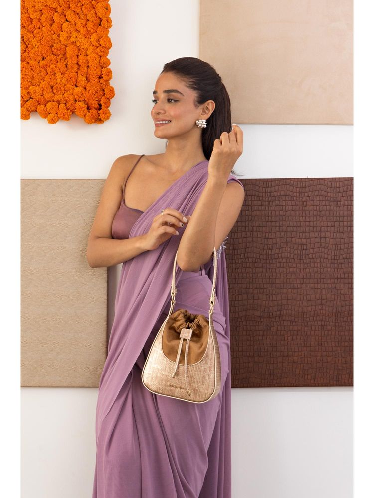 THE GUSTO Echo Potli Bag - Gold (S)-picture-37