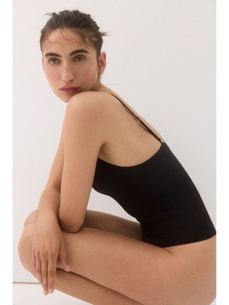 H&M Women Black Seamless Light Shape Body-picture-23