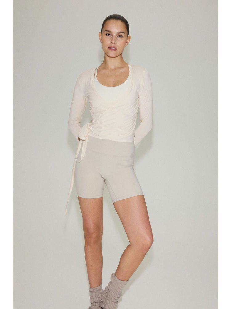 h&m move H&M Women White Sports Wrap Top In Modal-picture-27