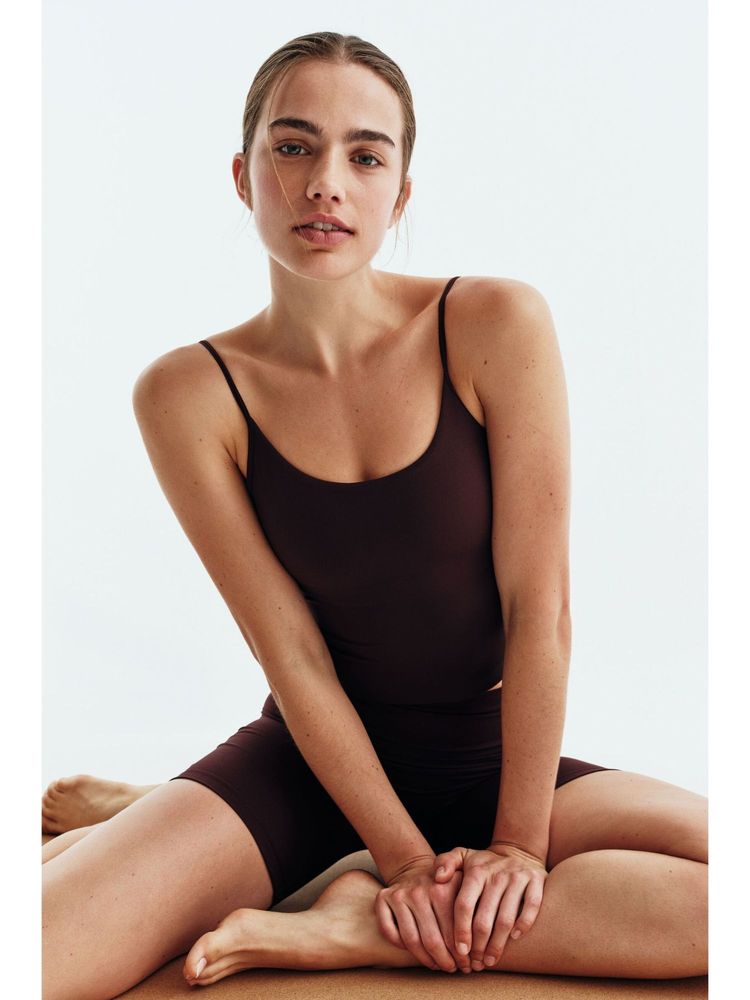 h&m move H&M Women Red Integral-Bra Sports Strappy Top With Softmove-picture-17