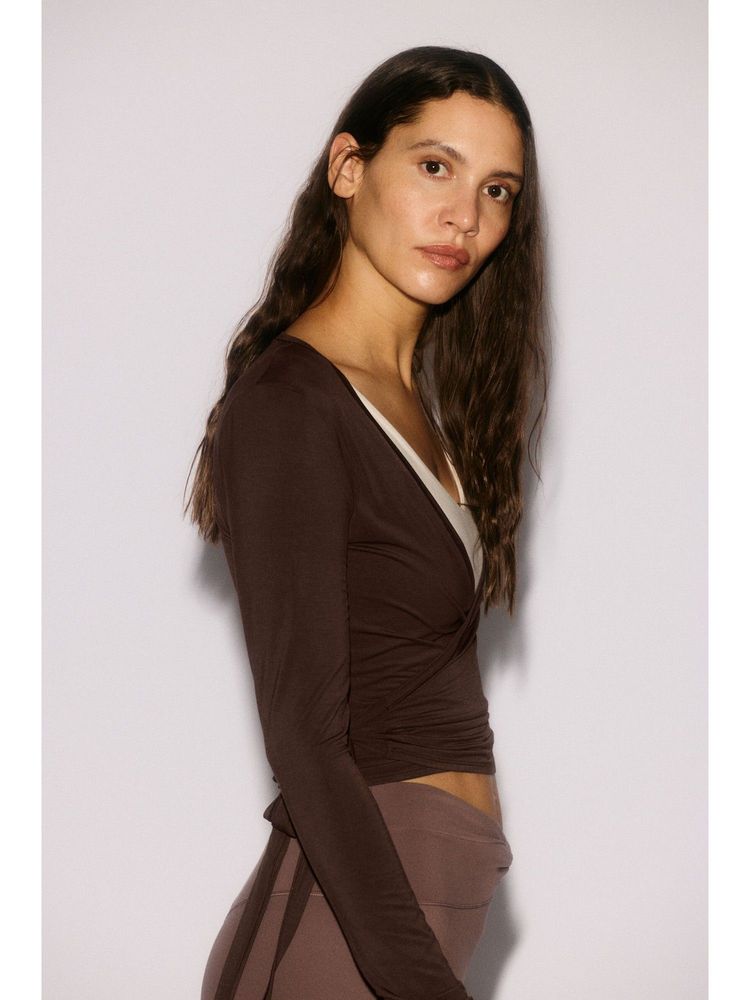 h&m move H&M Women Brown Cropped long-sleeved yoga top-picture-14