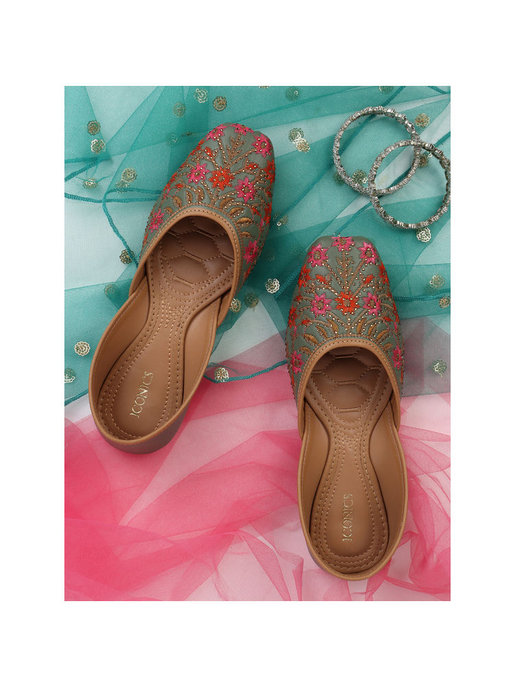 Iconics Women Green Slip-On Square Toe Juttis-image-35