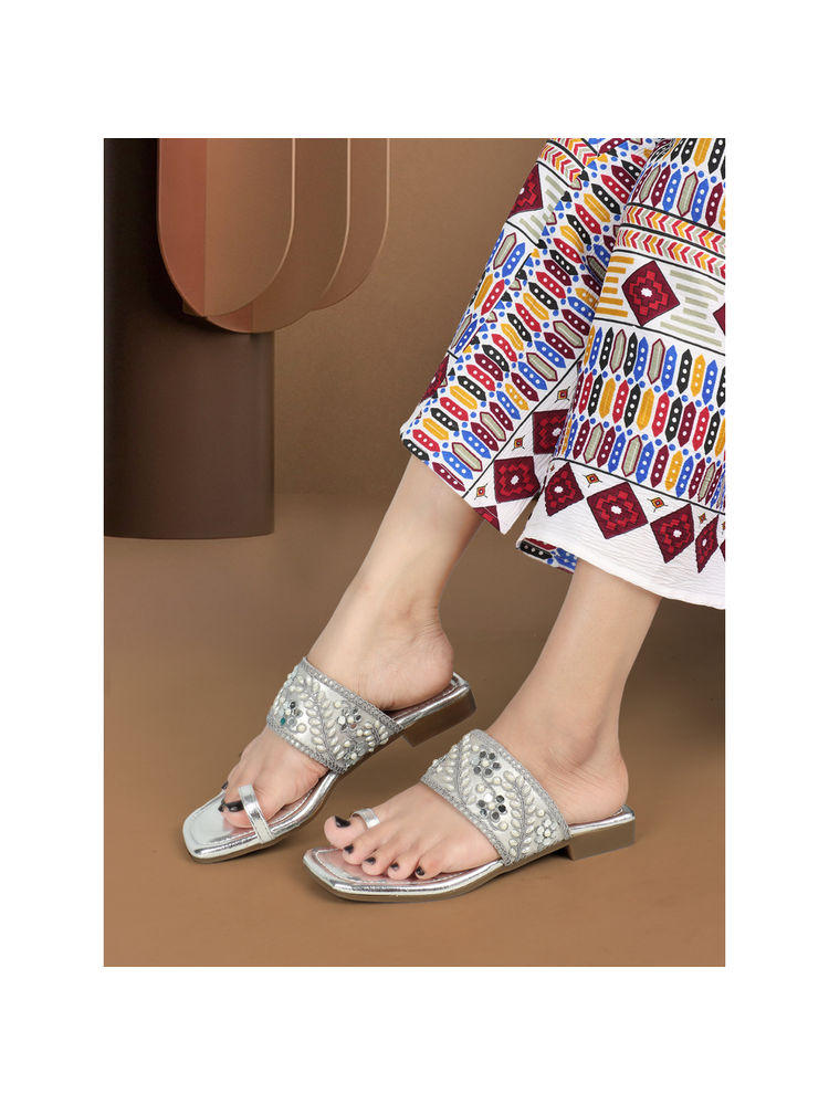 Iconics Women Silver Slip-On Square Toe Kolhapuris-image-12
