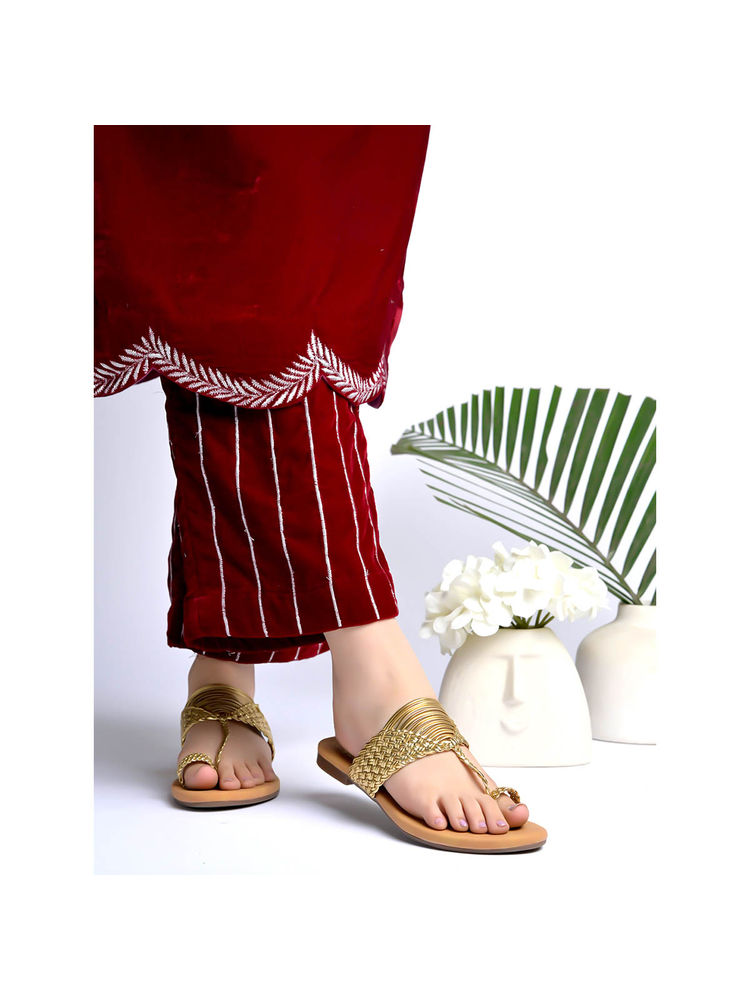 Shoetopia Chic Comfort and Stylish Gold Kolhapuri