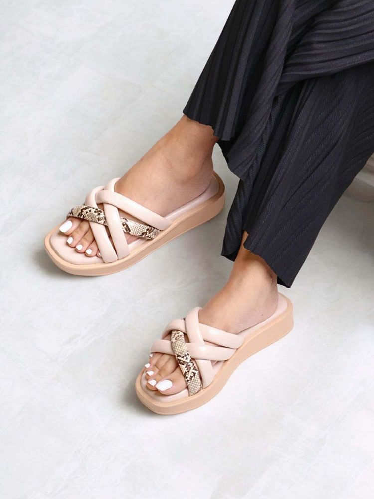 Monrow Ruby Cream Sandals-picture-31