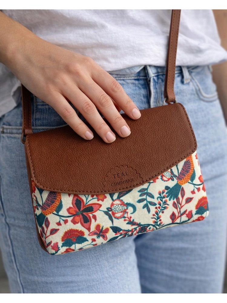 Chumbak White Printed Sling Bag-picture-14