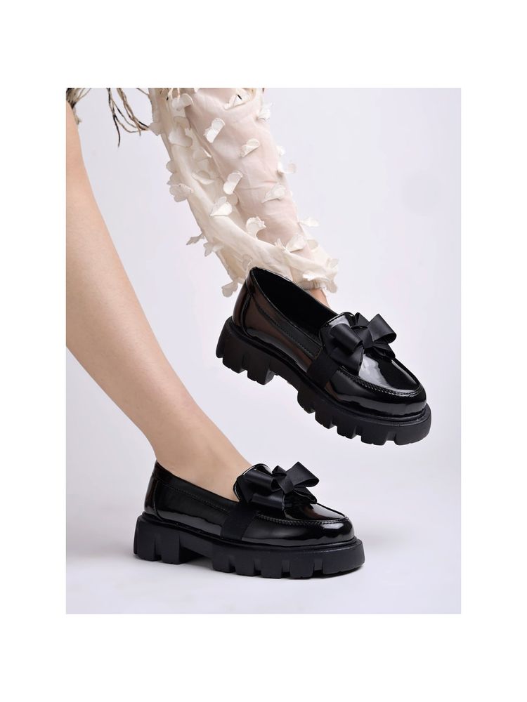 Shoetopia Smart Casual Bow Detailed Black Loafers For Women