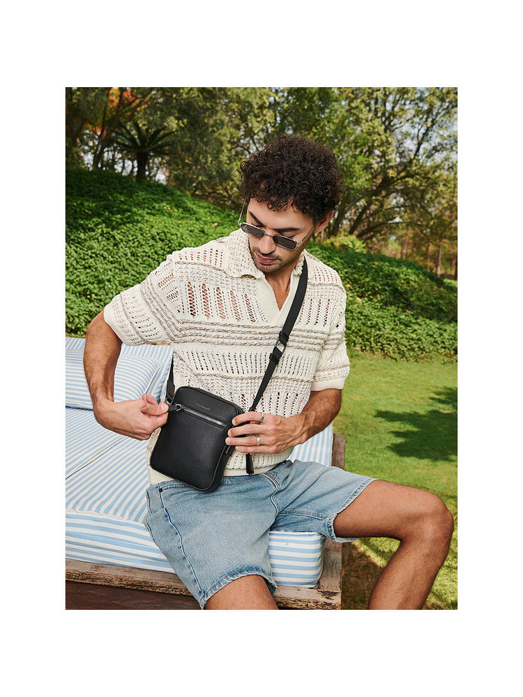 Paco Madamo Black Solid Pu Sling Bag-picture-17