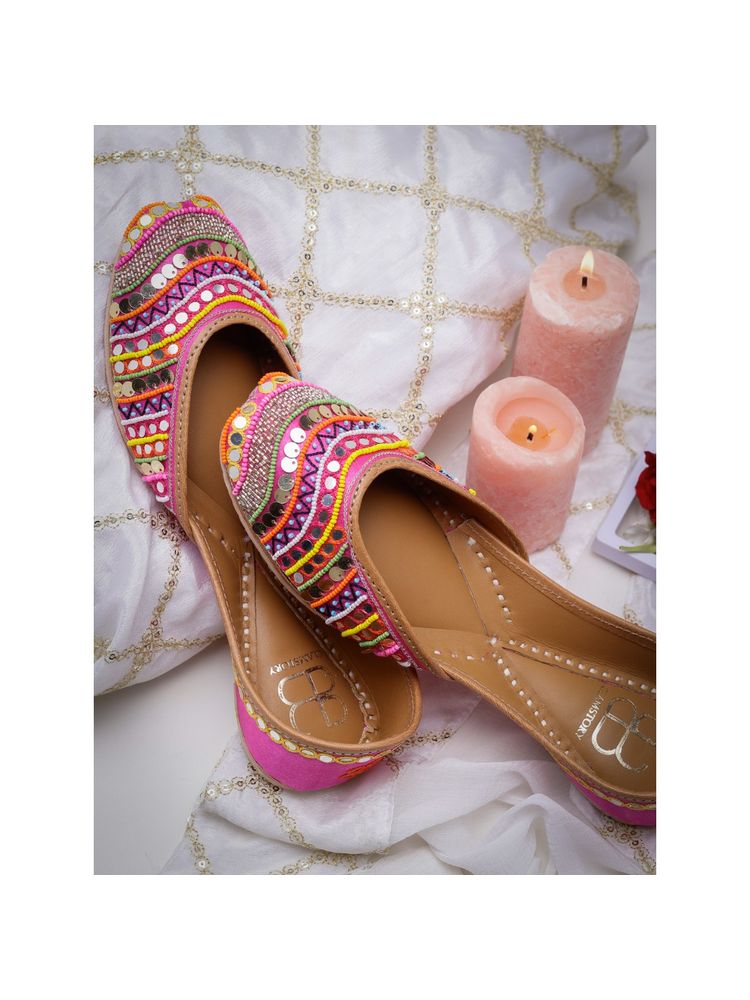 GLAM STORY Women Esra Pink Embroidered Punjabi Jutti-image-21