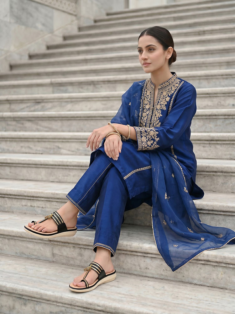 ROCIA By Regal Black Women Comfort Kolhapuri With Tassel-image-10