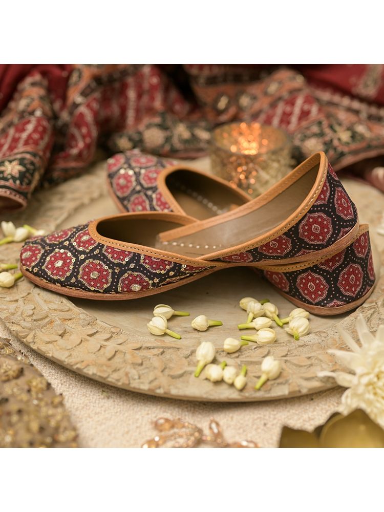 Coral Haze Maroon and Black Ajrakh Print Juttis-image-5