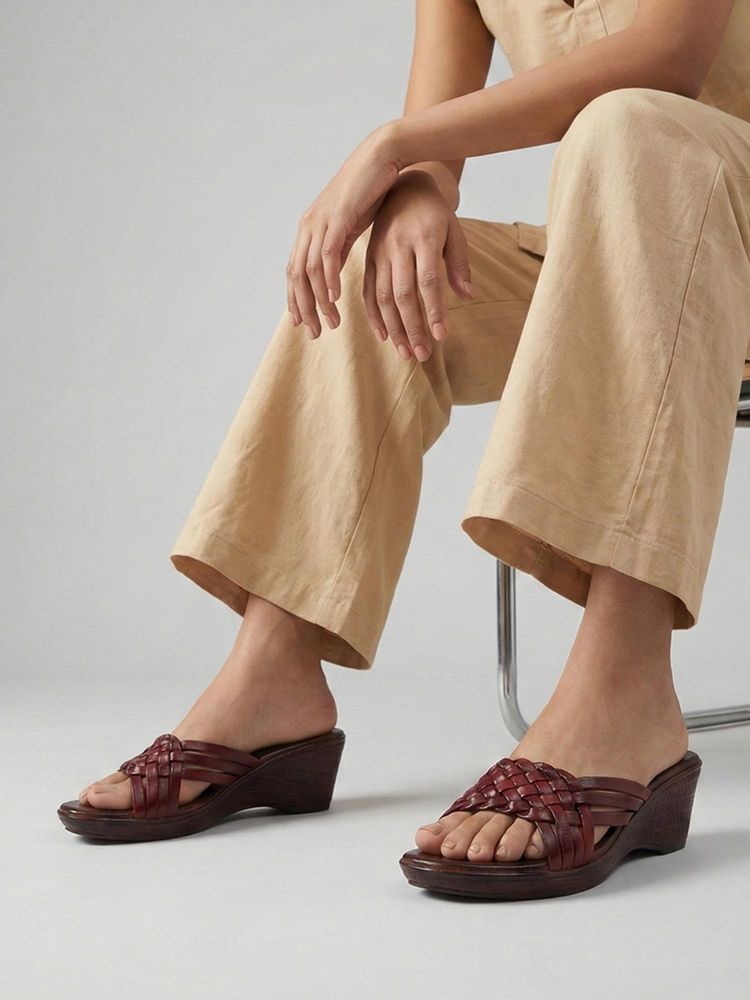 Dollphin Women Maroon Wedge Heels-picture-18