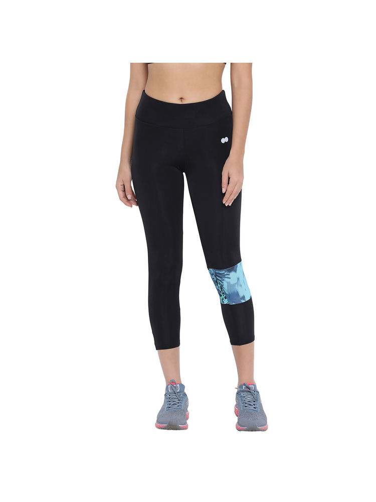 Clovia Gym/Sports Activewear Printed Capri in Green & Black-picture-34