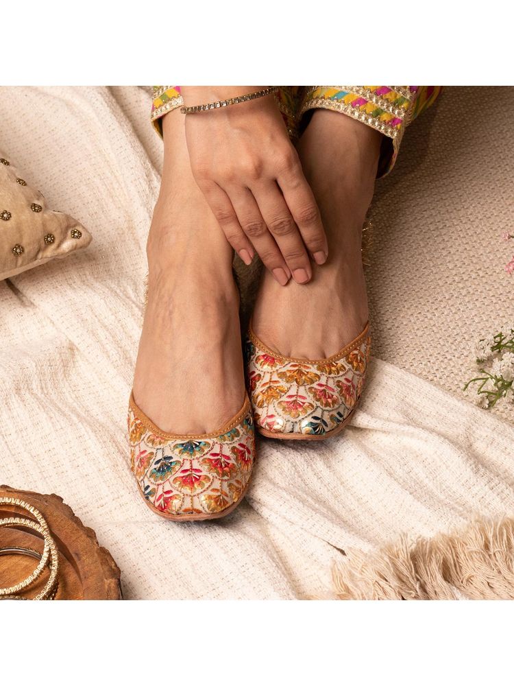 Coral Haze Juttis With Threadwork Motifs & Golf Fringe Detailing At The Back-picture-21