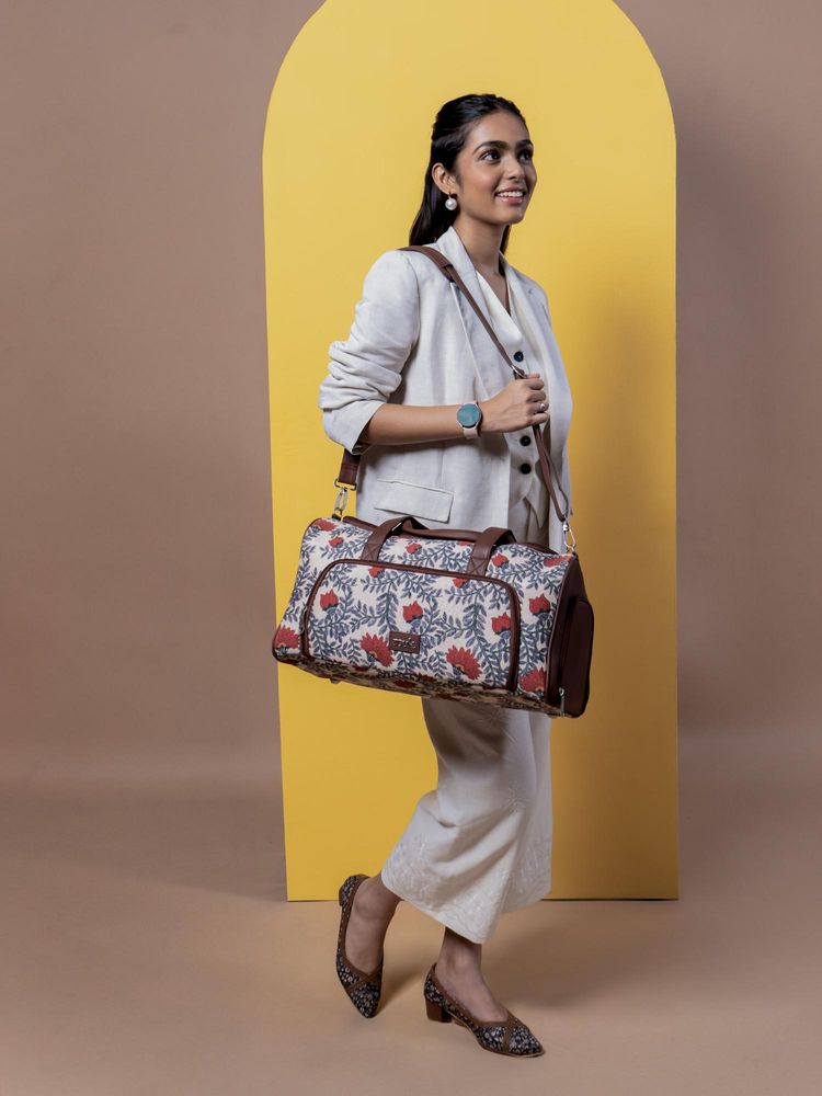 Zouk Beige Nawabi Couture Weekender Duffel Bag (M)-picture-23