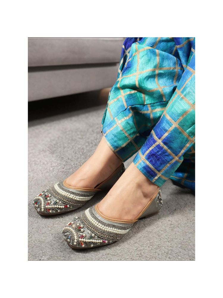 Iconics Grey Slip On Women Juttis-image-42