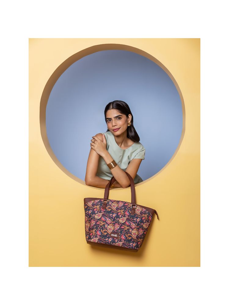 Zouk Paisley Print Classic Travel Tote Bag-image-26