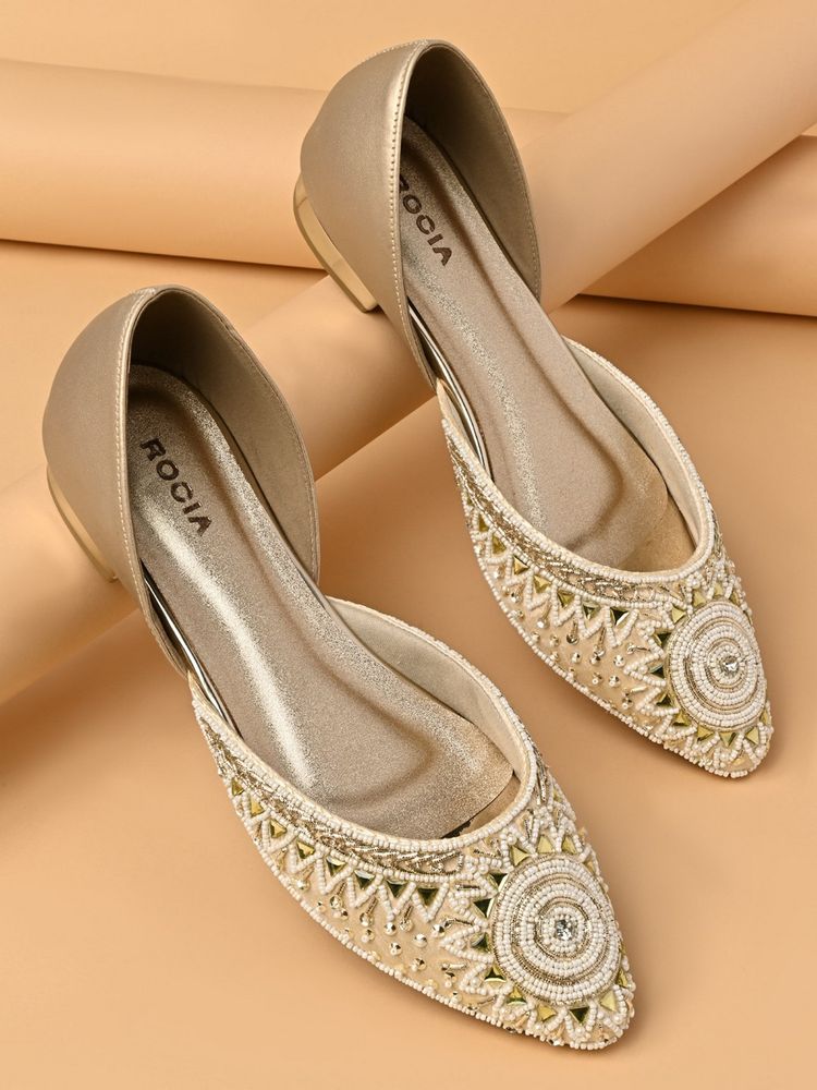 ROCIA By Regal Gold Women Embroidered Juttis