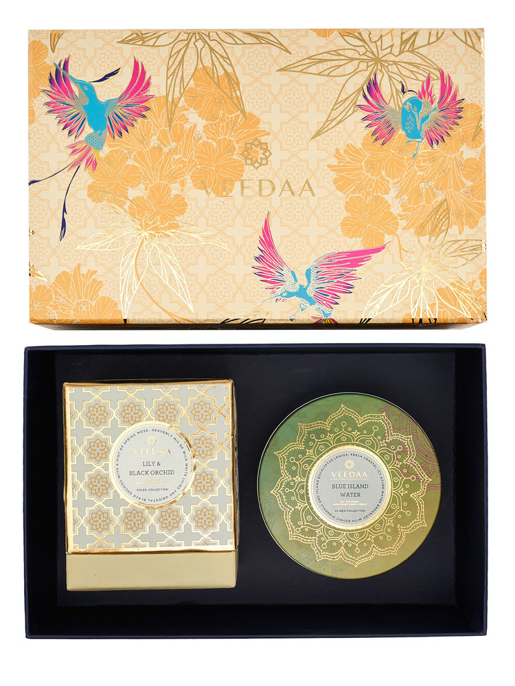 Veedaa Gift Set Lily & Black Orchid Danube Glass & Blue Island Water 3 Wick Tin Scented Candles-image-15