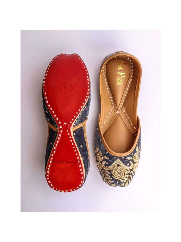 La Fiza Taabir Velvet Juttis-picture-57