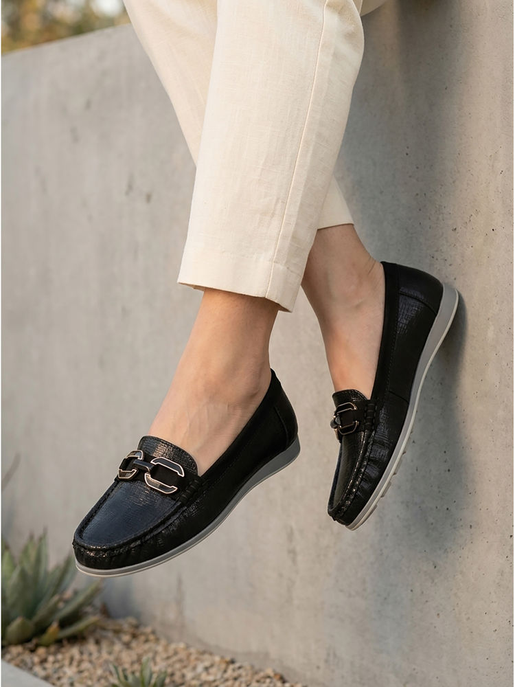 Carlton London Textured Slip-On Loafers With Metallic Chain Link-picture-15