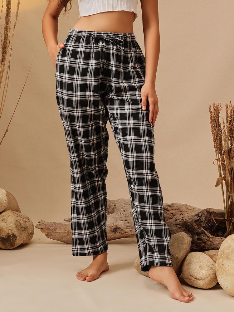 Clovia Women Black Checks Pyjama-image-23