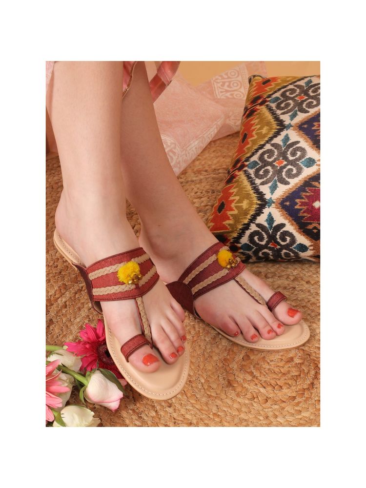 GLAM STORY Rojana Maroon Kolhapuri Flats