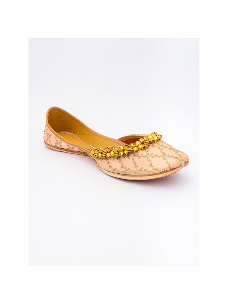 NR BY NIDHI RATHI Embellished Baby Pink Juttis