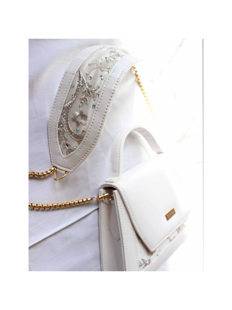 TohSé White Mini Curio Clutches