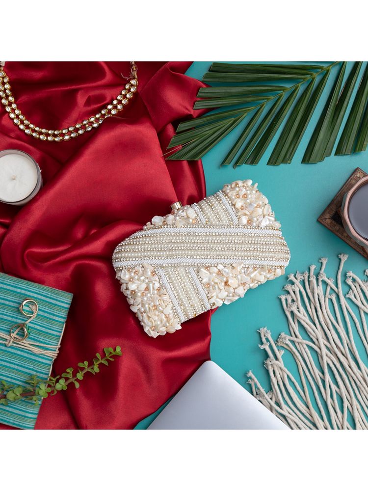 THE TAN CLAN Saliha Hand Embroidered Clutch