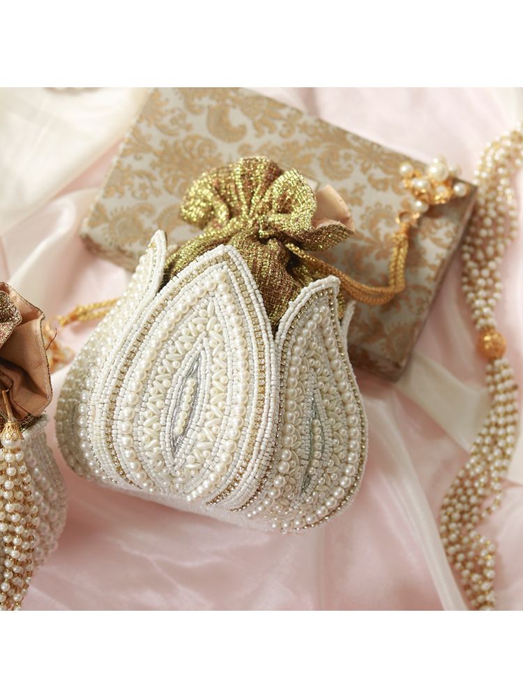 THE TAN CLAN Shravana Embroidered Mini Lotus Potli