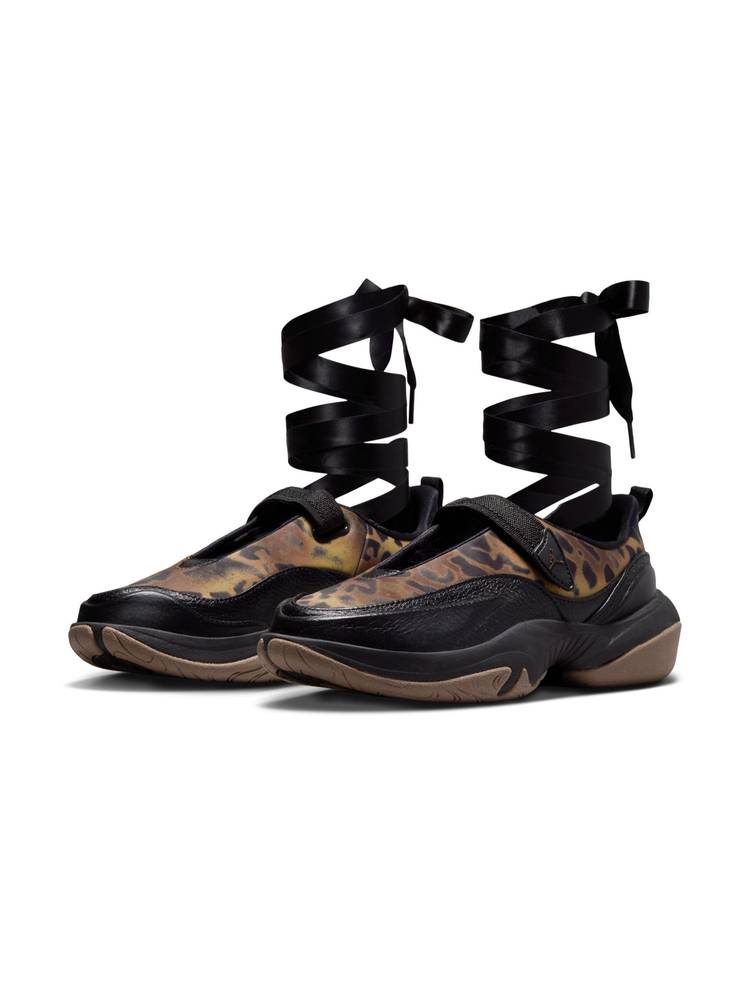 Nike Womens Jordan Pointe SE Sneakers-Black