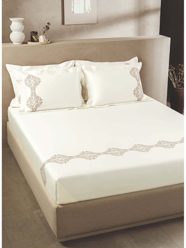 SANSAAR A D'DECOR BRAND LIVE CONSCIOUSLY Star White Oyster King Bedsheet With 2 Pillow Covers-image-4