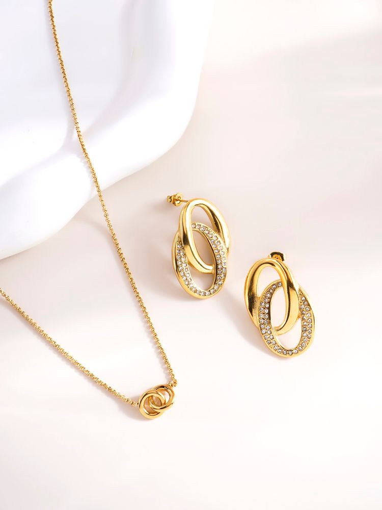 Palmonas Interlock Gold Chain Necklace and Elegant Interlinked Stud Earrings Set-image-13