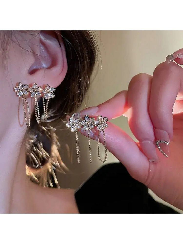 ESTAILO FASHION Reina Whispering Petals Earrings Gold-picture-12
